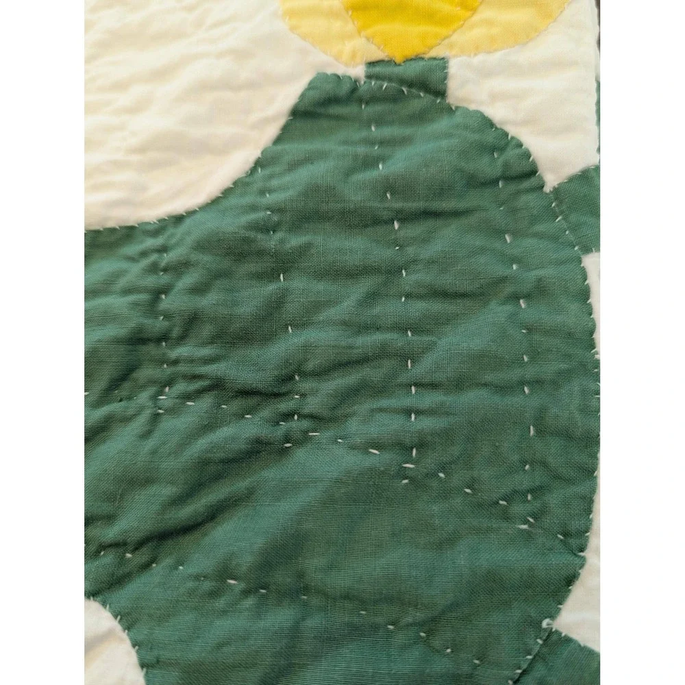 Vintage Hand Quilted Tulip Appliqué Quilt | 70x80
